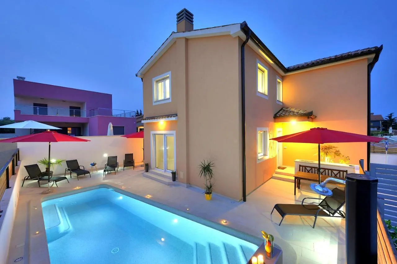 Villa With Private Pool In Village Jadreski contacts