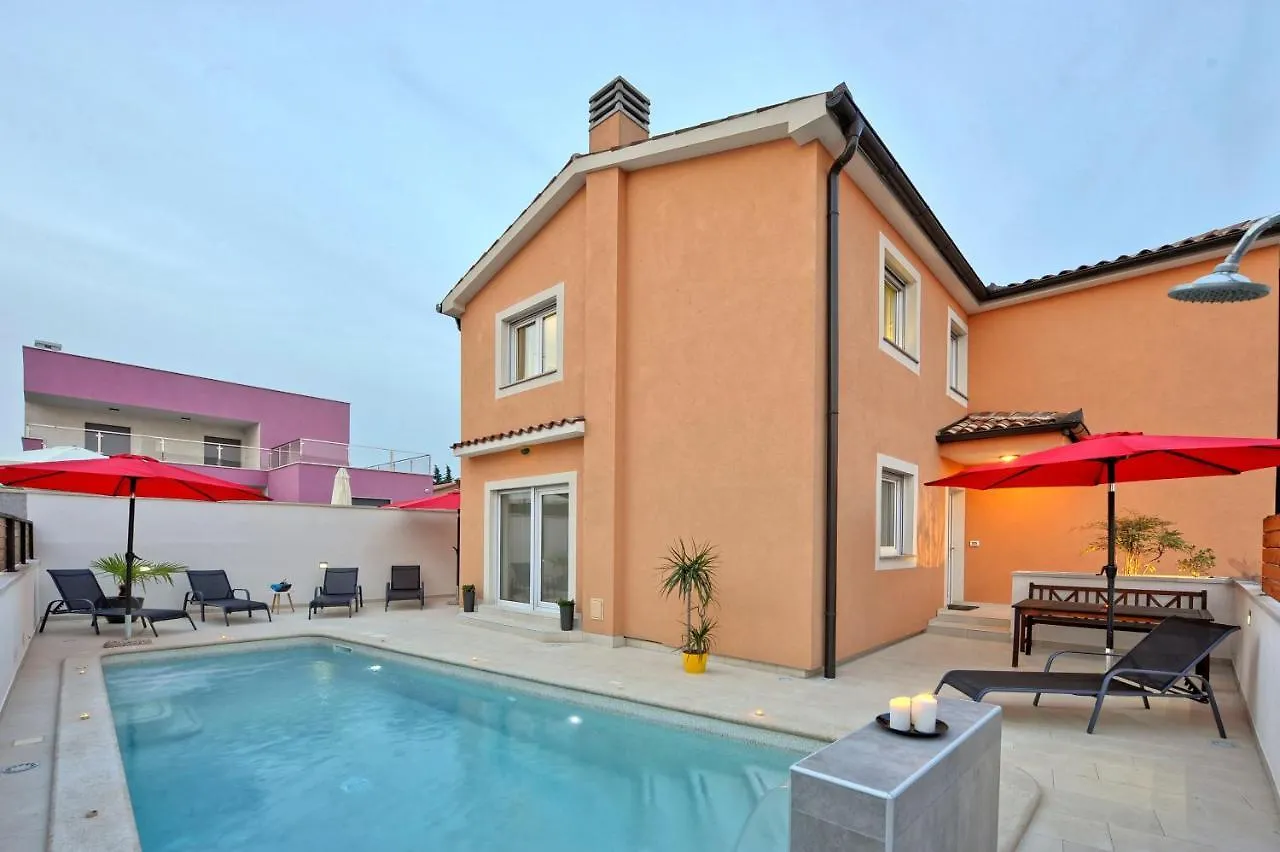 Villa With Private Pool In Village Jadreski Pula 0*,
