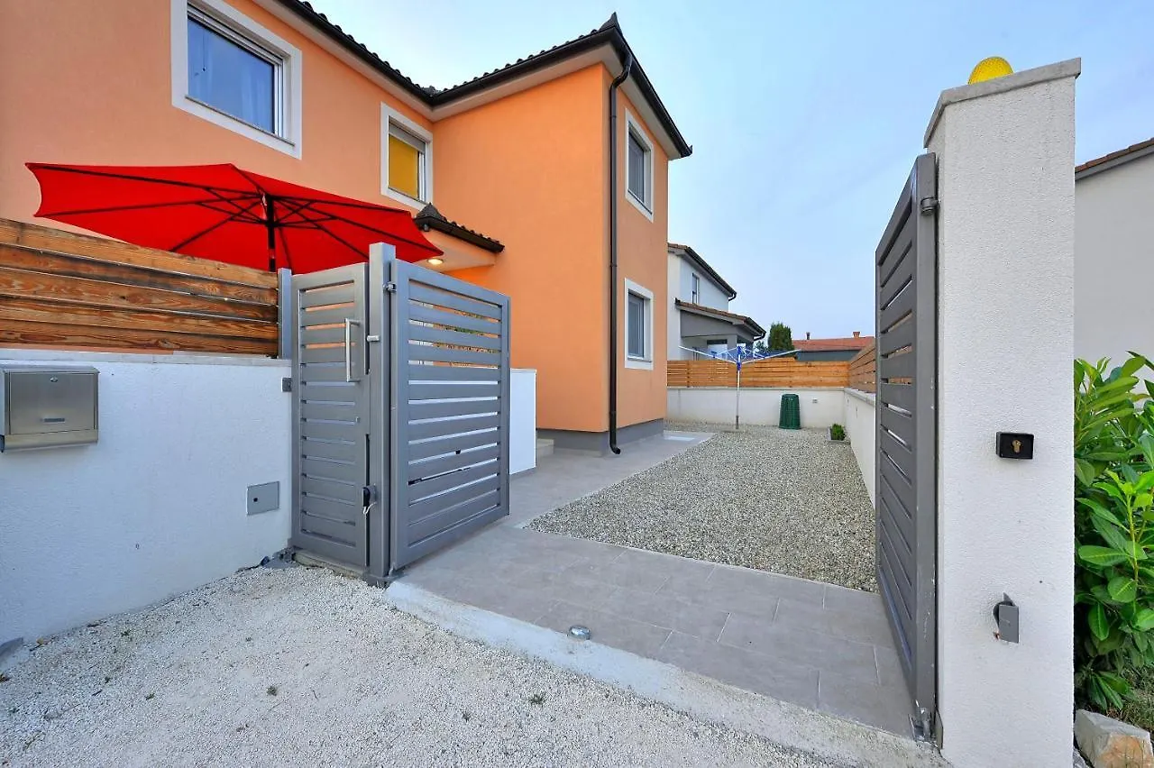 Villa With Private Pool In Village Jadreski Pula 0*,