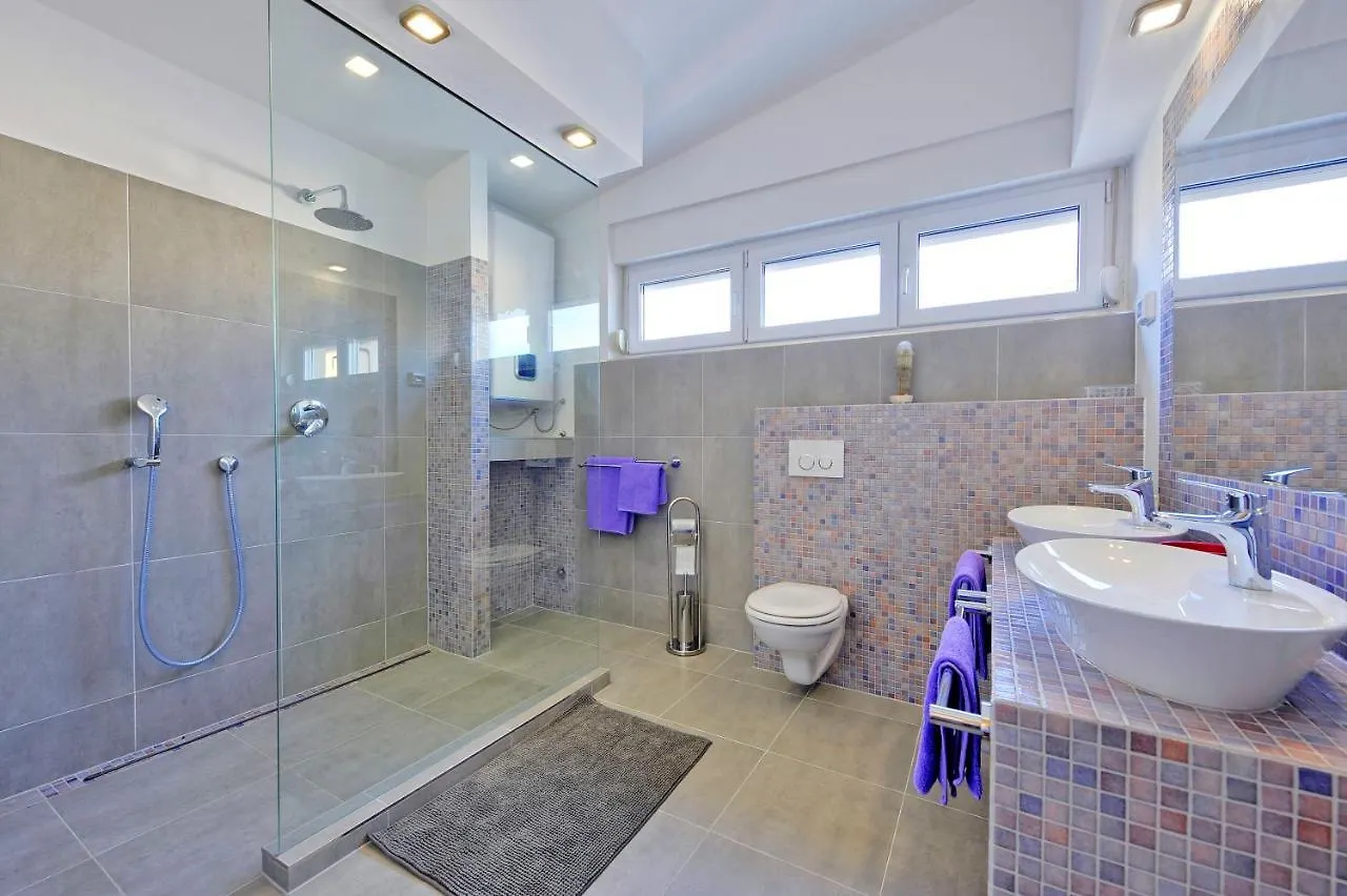 Villa With Private Pool In Village Jadreski Pula Croatia