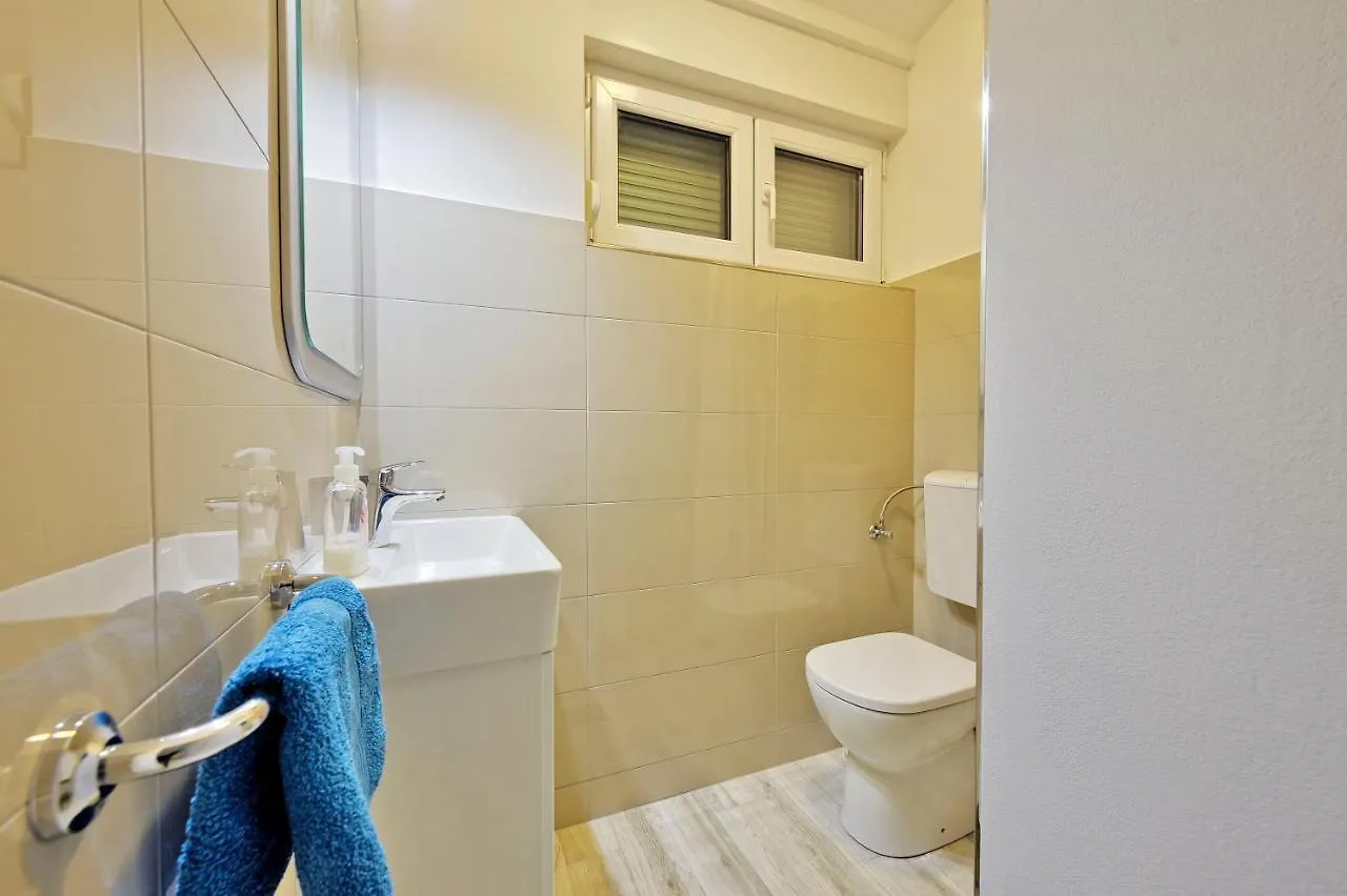 Villa With Private Pool In Village Jadreski Pula