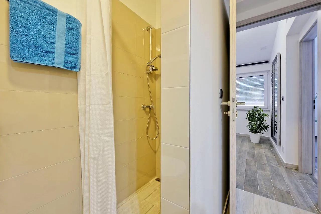 Villa With Private Pool In Village Jadreski Pula