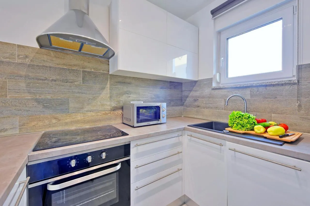 Villa With Private Pool In Village Jadreski Pula
