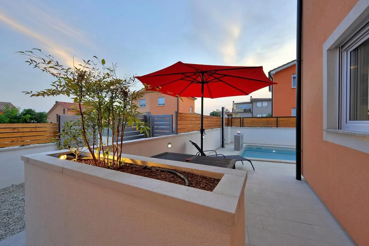 Villa With Private Pool In Village Jadreski Pula